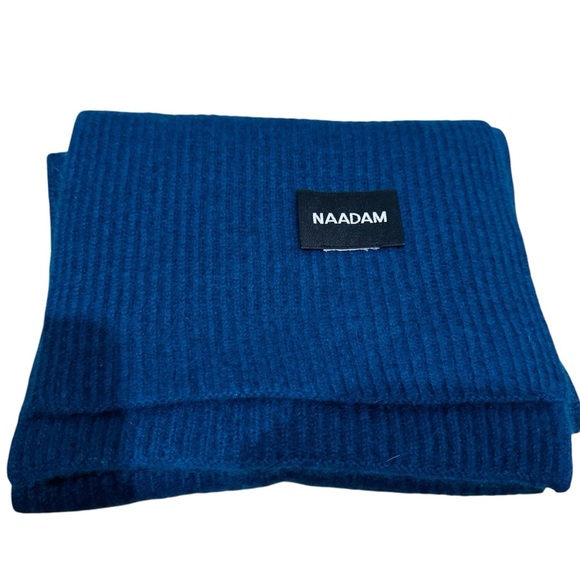 Naadam Signature Cashmere Ribbed Scarf in blue EUC - Picture 5 of 5